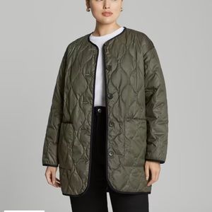 Everlane The ReNew Quilted Mid-Length Liner Size M